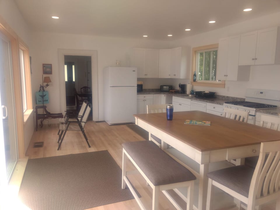 Dance in kitchen