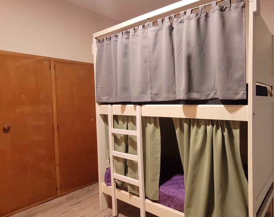 Grand Shared Dormitory | Free WiFi, bed sheets