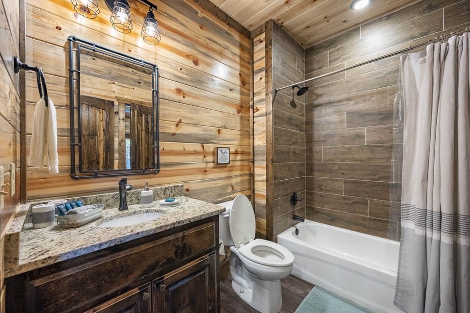 Bathroom 2 is conveniently accessible from both Bedroom 2 and the common living area. Need a baby bath? No problem! We have one of those on hand for our tiniest guests.