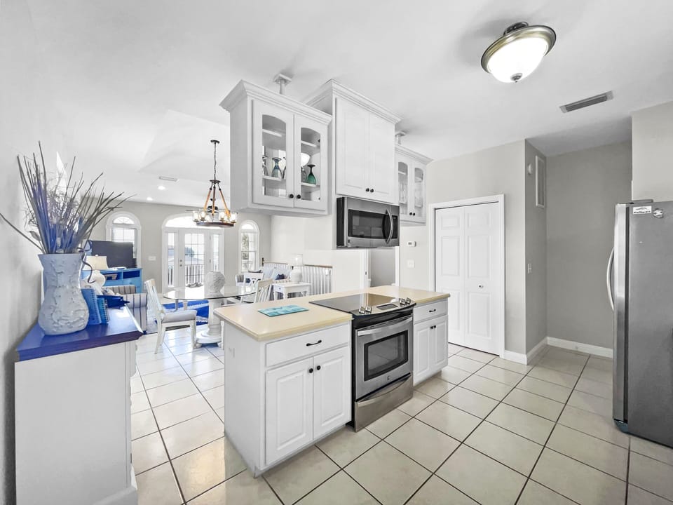 House, 2 Bedrooms | Private kitchen | Coffee/tea maker, fridge, oven, toaster