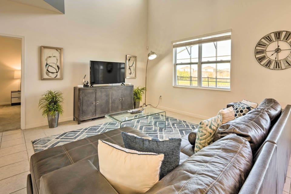 Living Room | Smart TV