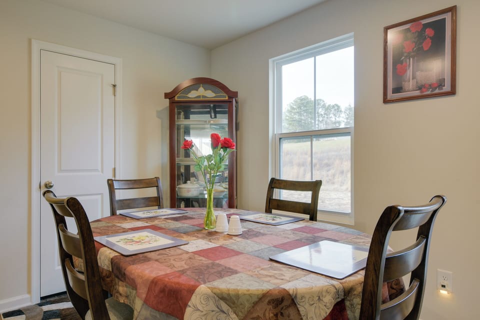 Dining Area | Dishware/Flatware | Trash Bags/Paper Towels