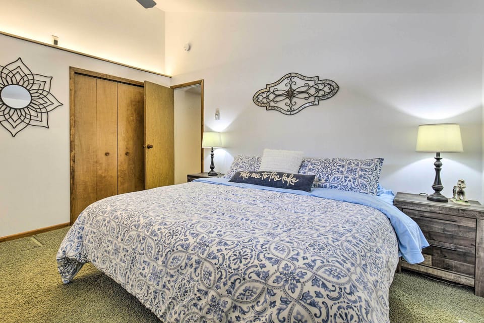 Bedroom 1 | King Bed
