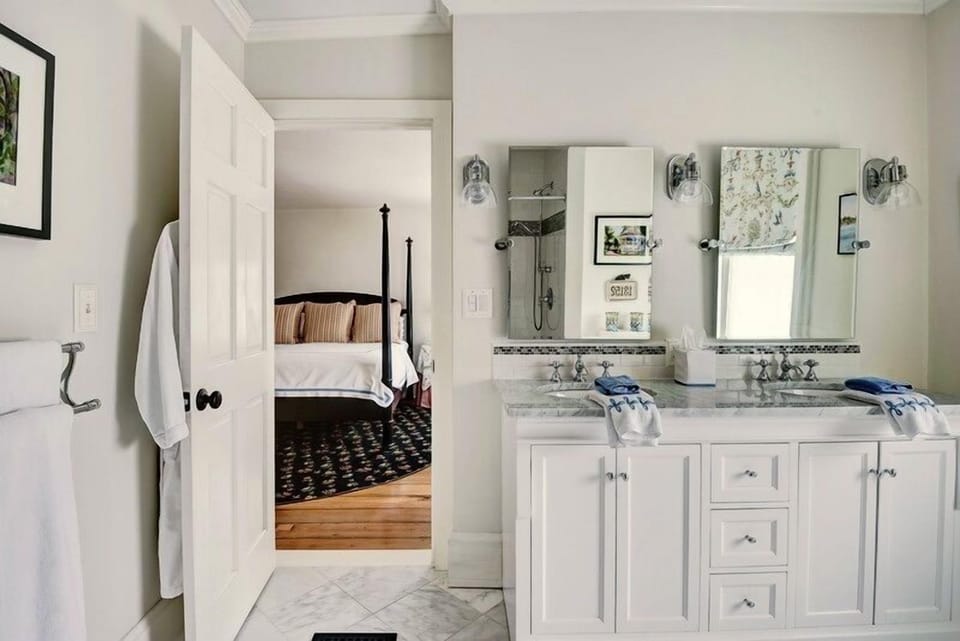 Luxury Suite | Bathroom | Designer toiletries, hair dryer, bathrobes, towels