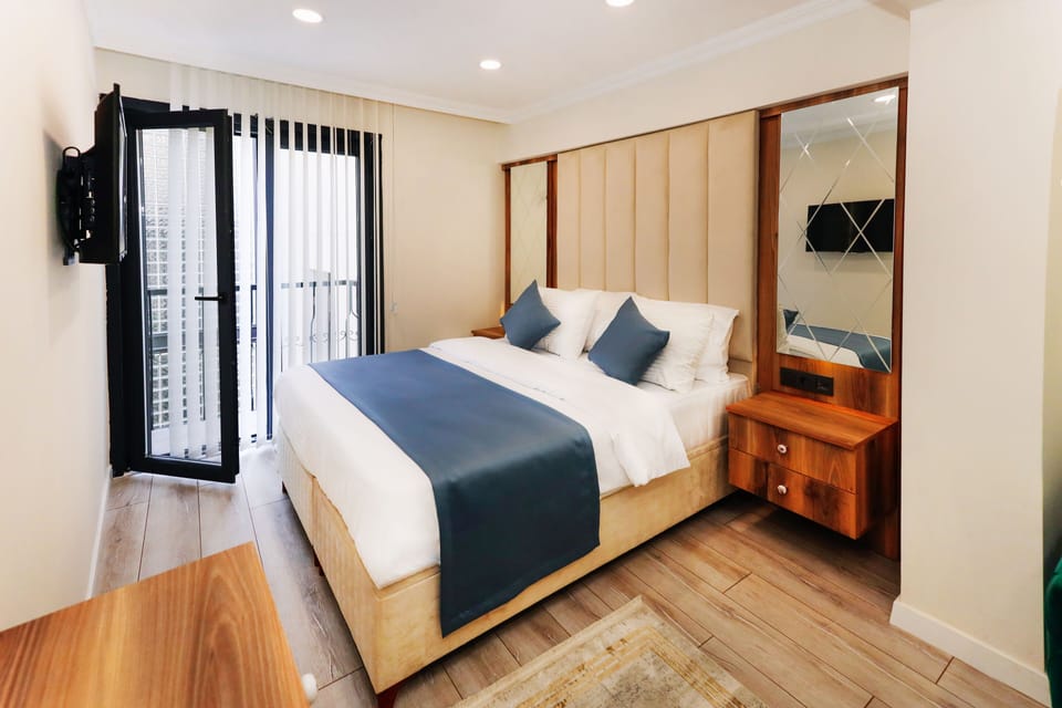 Blackout drapes, soundproofing, iron/ironing board, free WiFi