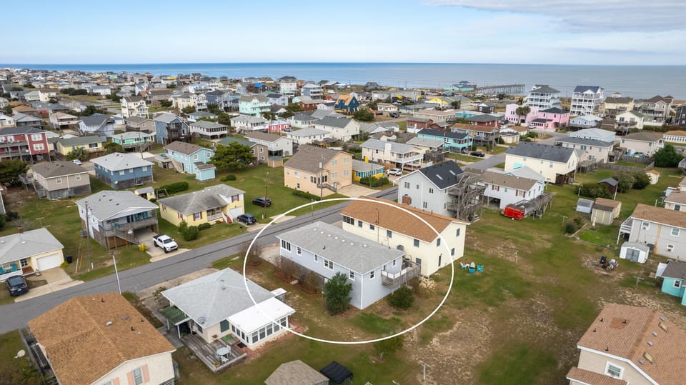 Just blocks from the beach & Avalon Pier!