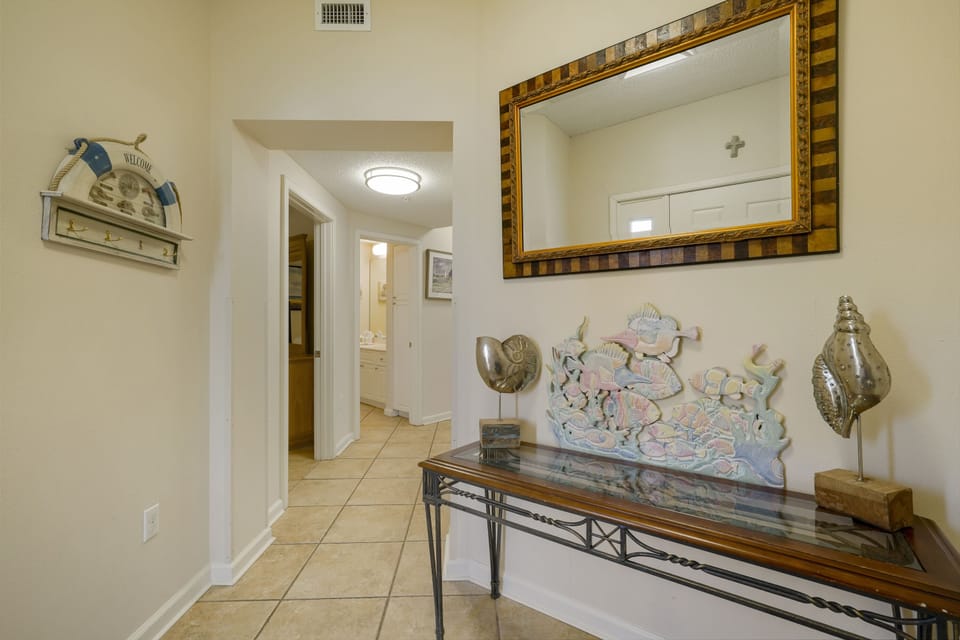 Welcome to Crescent 110, where resort style amenities meet the white beaches of Destin and the emerald waters of the Gulf.