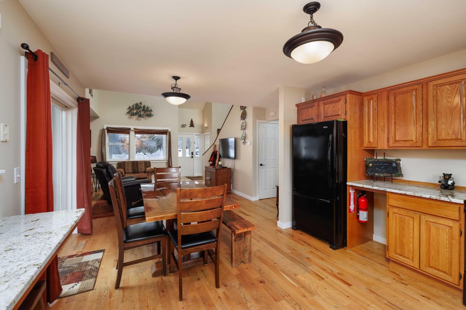 Dining area next to kitchen.