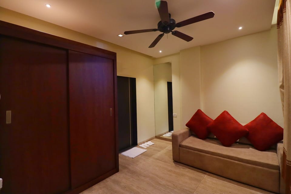 Legacy Room | Free WiFi, bed sheets