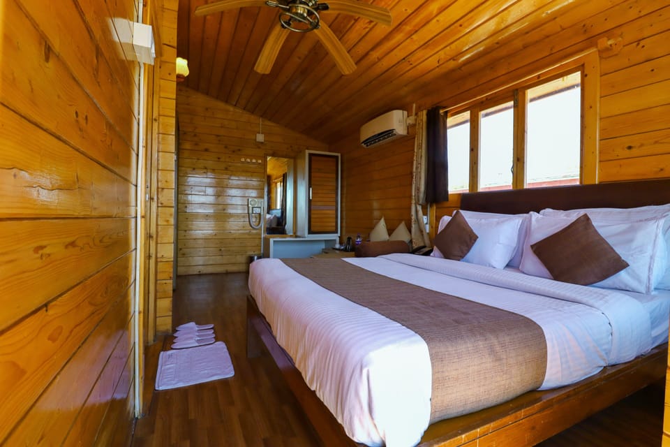 Orion Suite | Free WiFi, bed sheets
