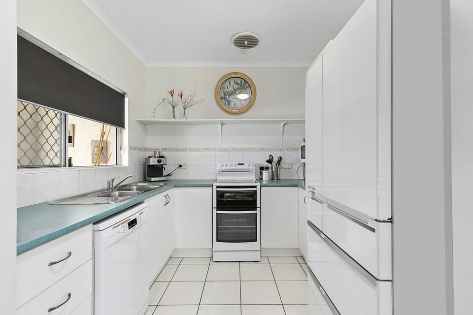 Full Kitchen.