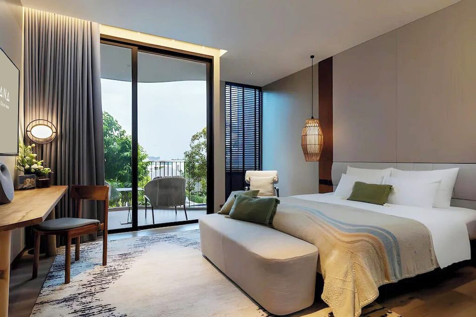 Luxe Pool King Bed | Premium bedding, down comforters, minibar, in-room safe