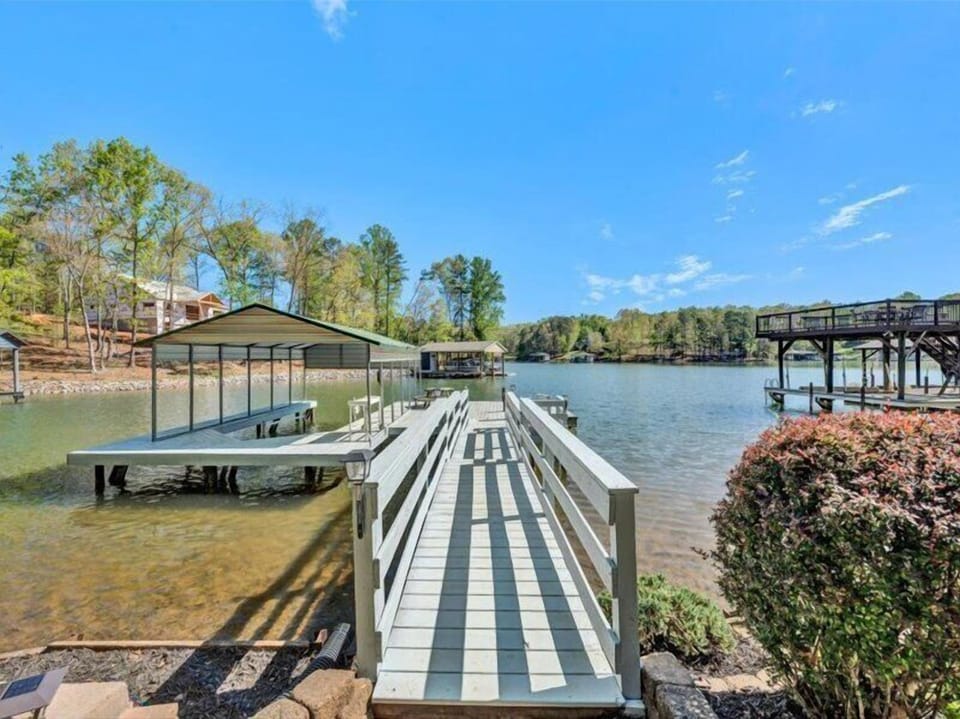 Dock