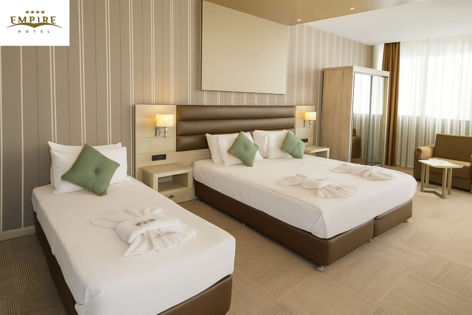 Deluxe Triple Room | In-room safe, soundproofing, free WiFi, bed sheets