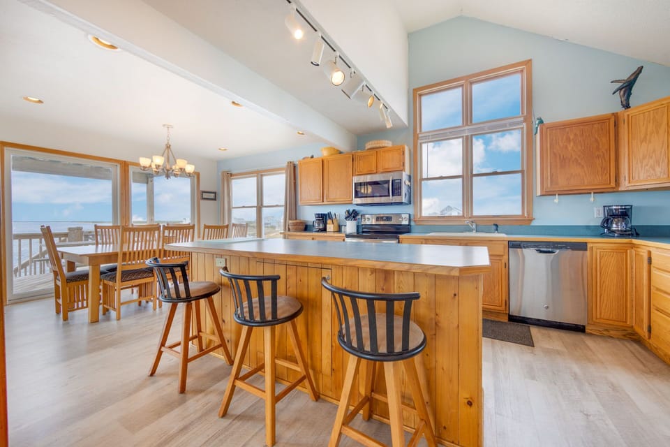06-Surf-Or-Sound-Realty-1068-Ultra-Sound-Kitchen-01