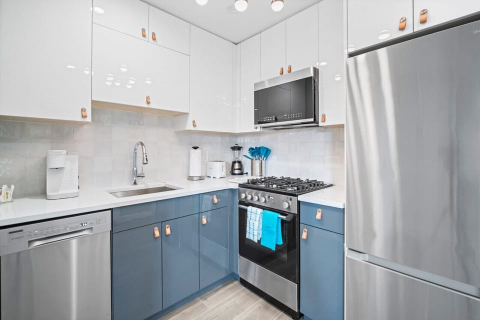 Kitchen 1 - Kitchen 2  in other unit looks the same