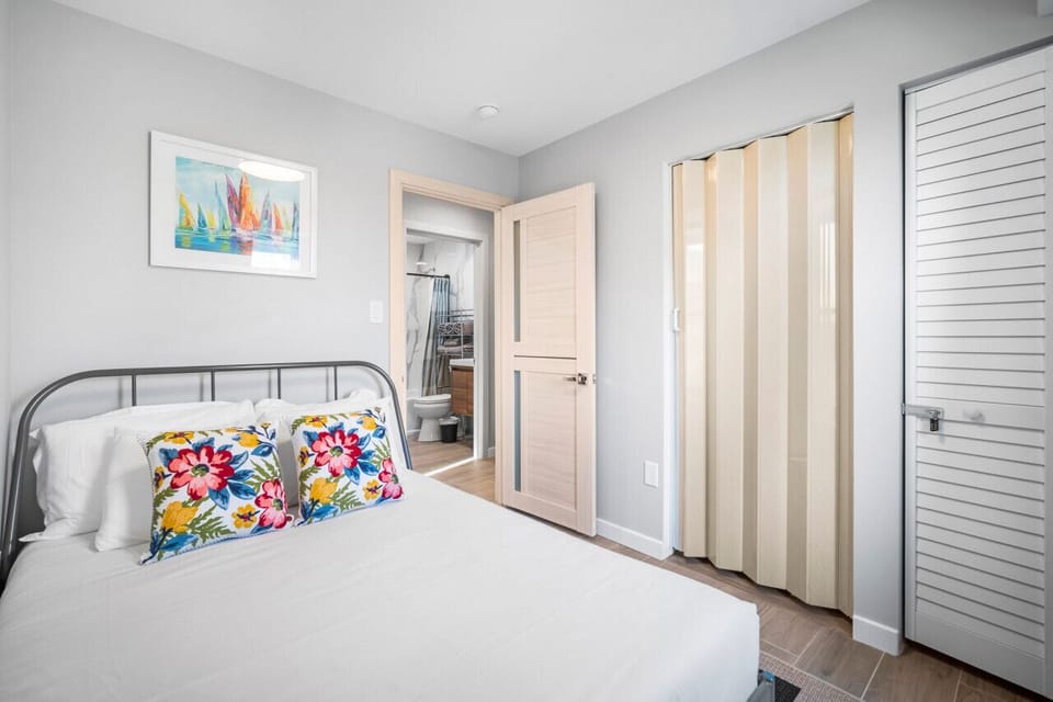 Bedroom 6 - FUll Bed