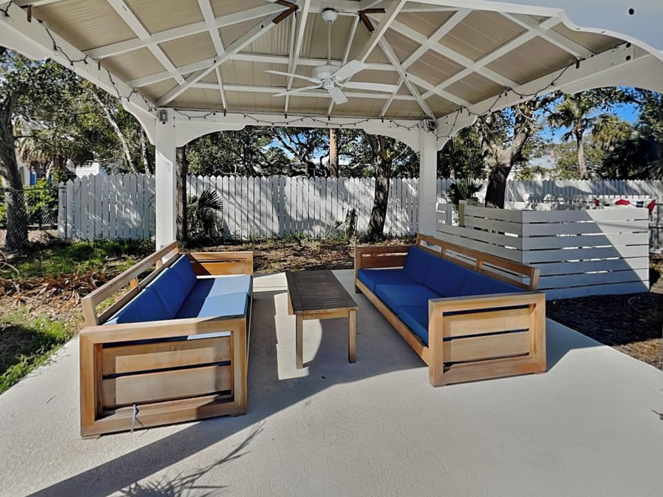 Poolside Covered Pavilion Seating