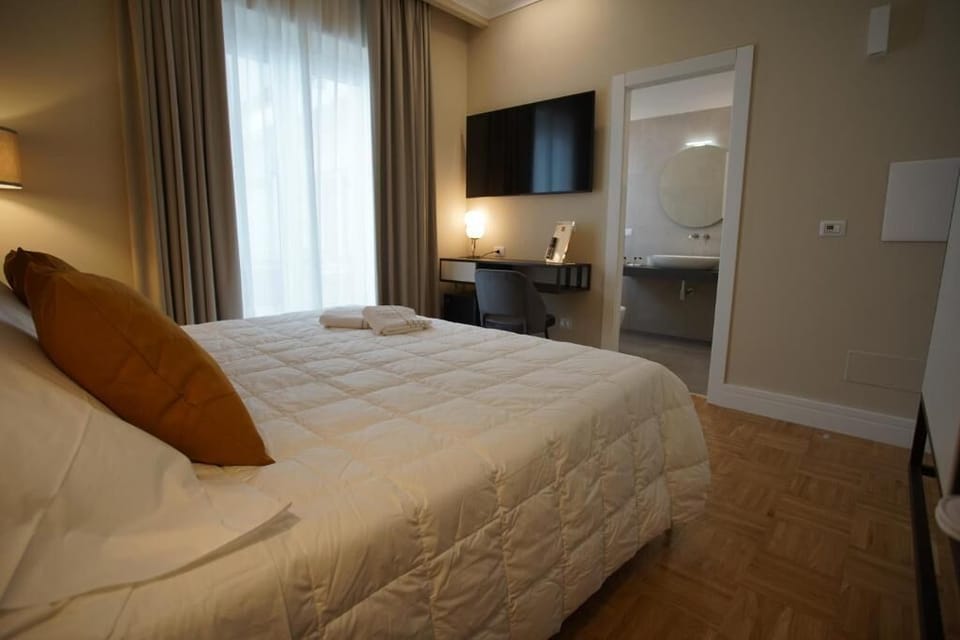 In-room safe, desk, blackout drapes, soundproofing