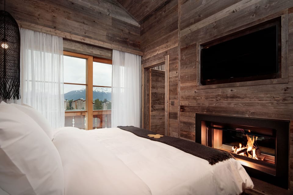 Family Suite | Premium bedding, minibar, in-room safe, desk