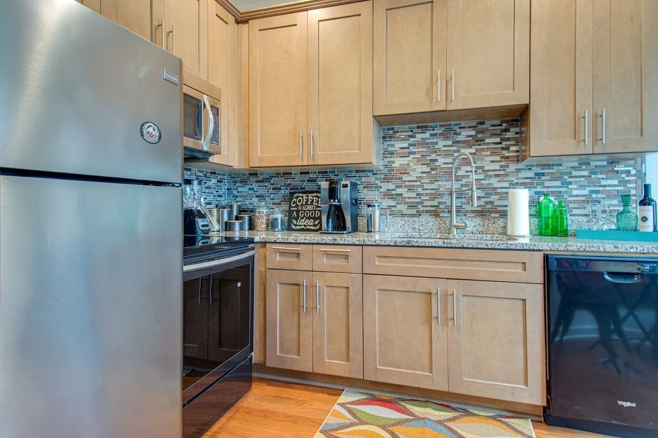 Downstairs Full Kitchen