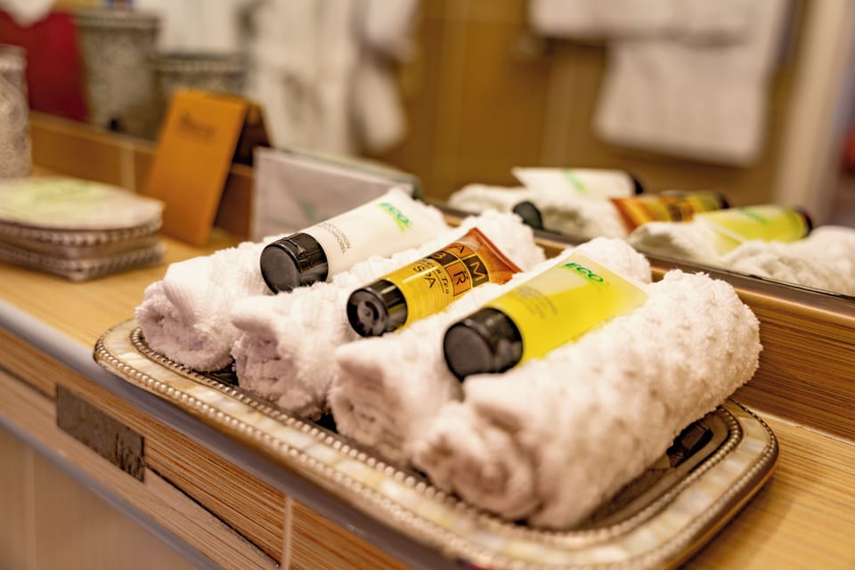 Tiffany Suite | Bathroom | Free toiletries, hair dryer, bathrobes, slippers