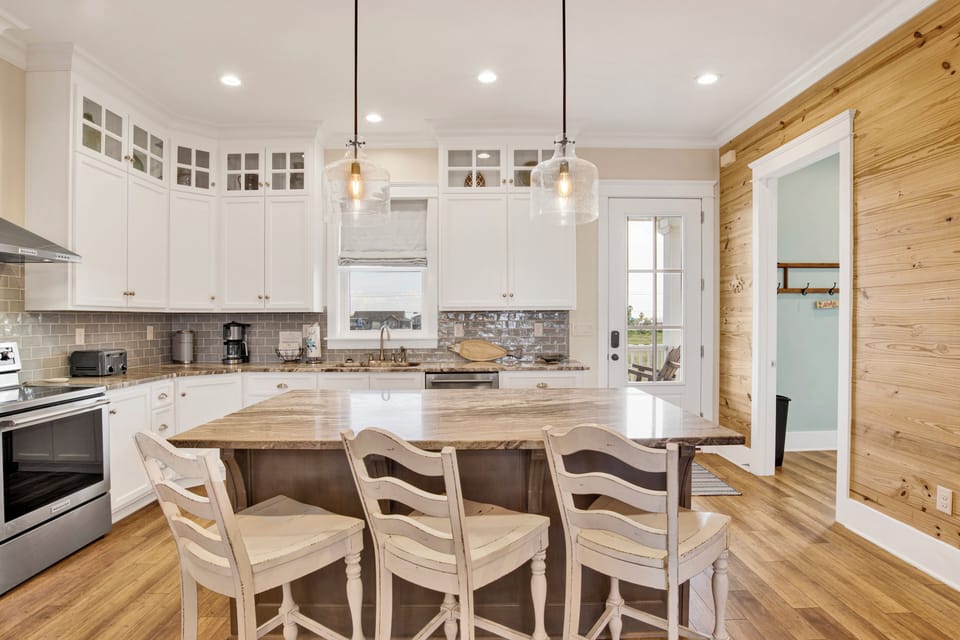 Gorgeous features throughout