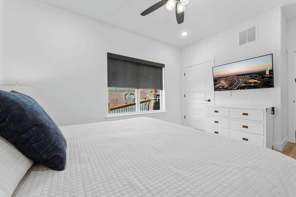Jr. Primary Bedroom