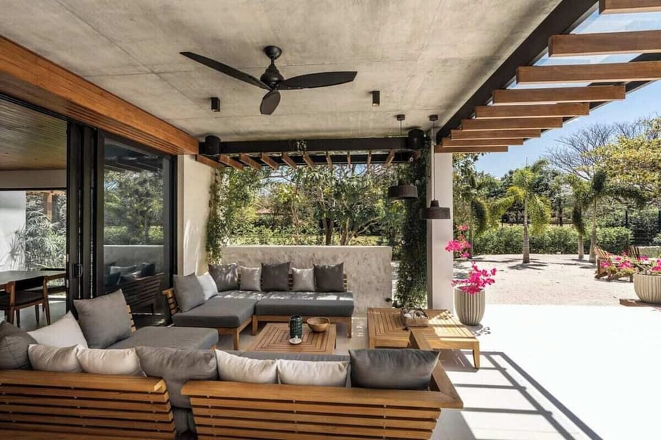 Outdoor lounge
