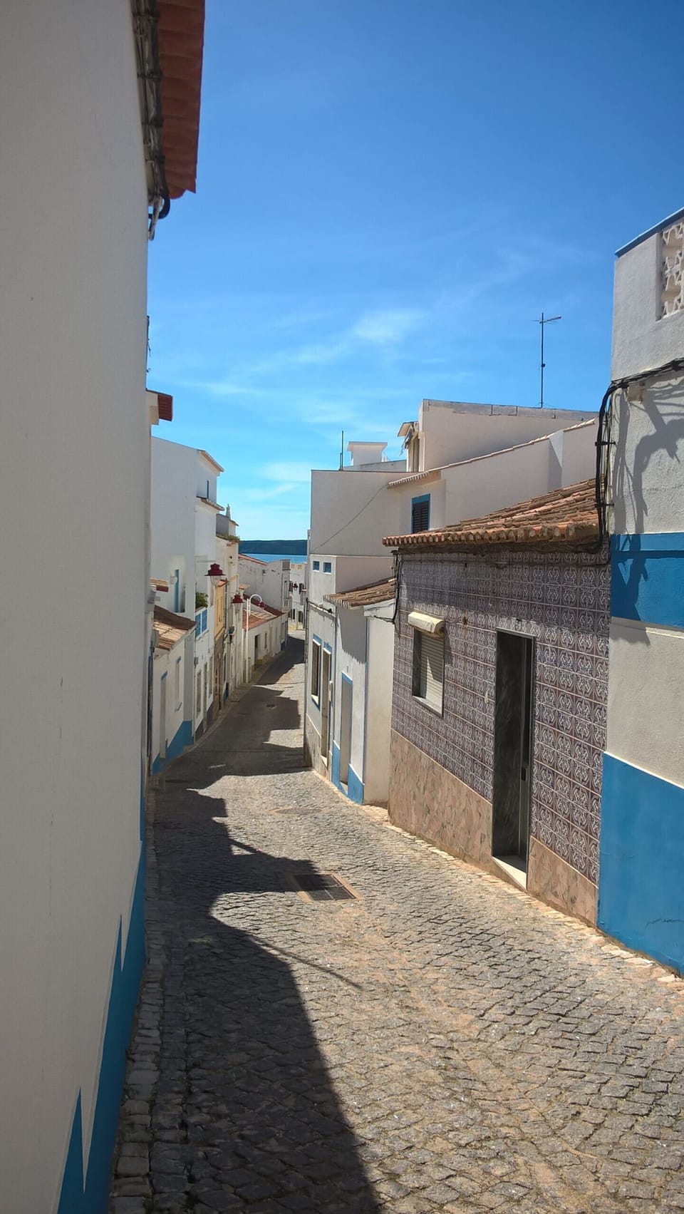 small alley in Salema