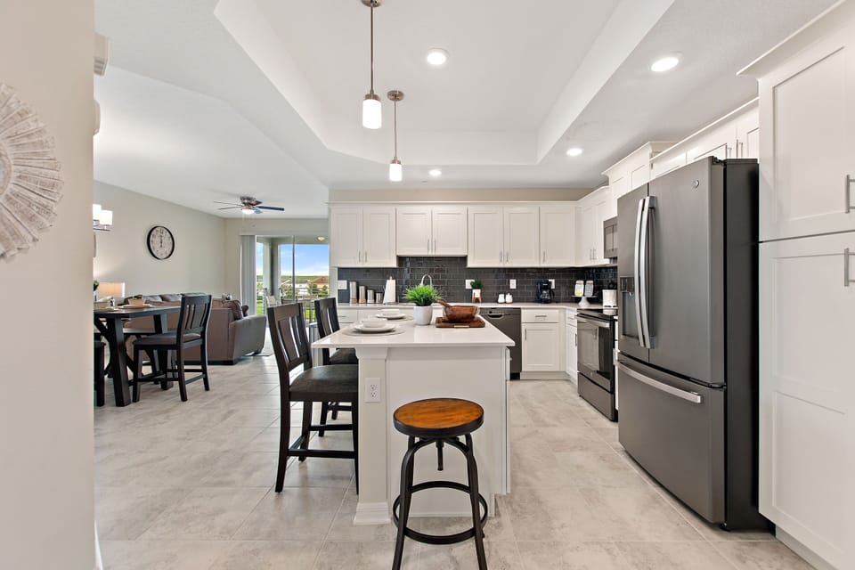 Condo, 3 Bedrooms | Private kitchen | Coffee/tea maker, fridge, oven, toaster