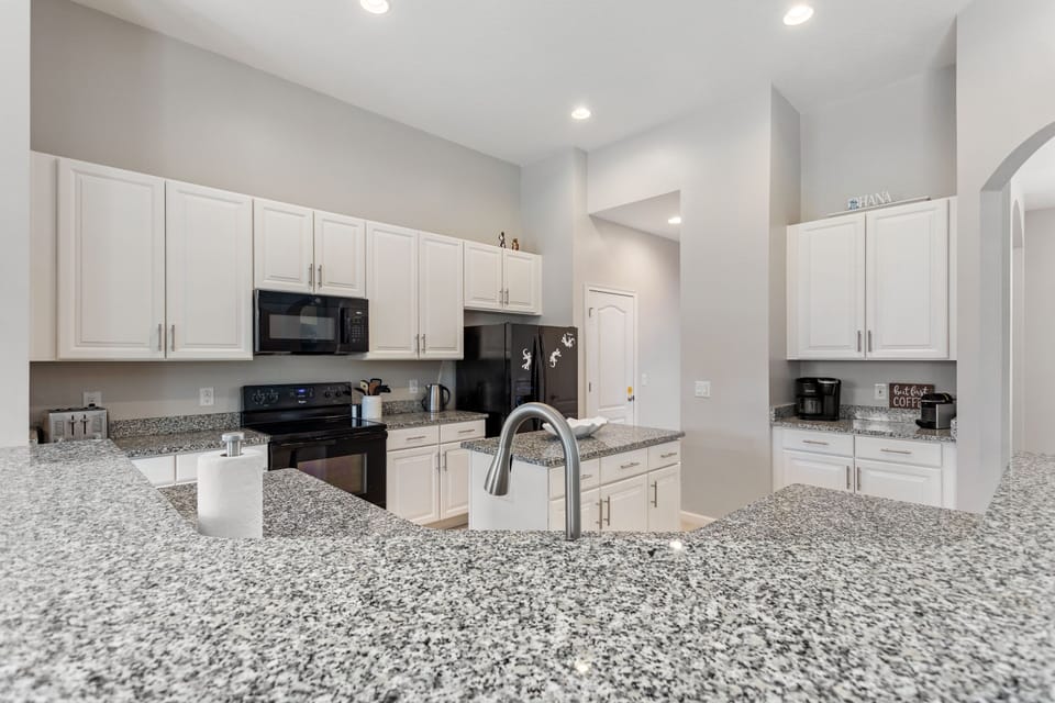 Villa, 5 Bedrooms | Private kitchen | Coffee/tea maker, fridge, oven, toaster