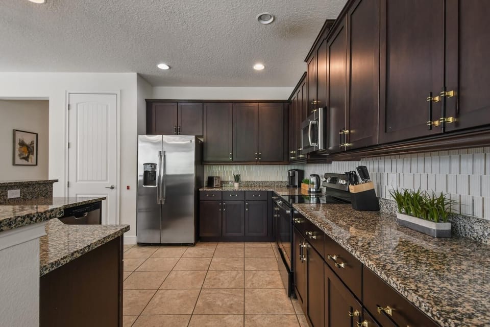 Villa, 6 Bedrooms | Private kitchen | Coffee/tea maker, fridge, oven, toaster