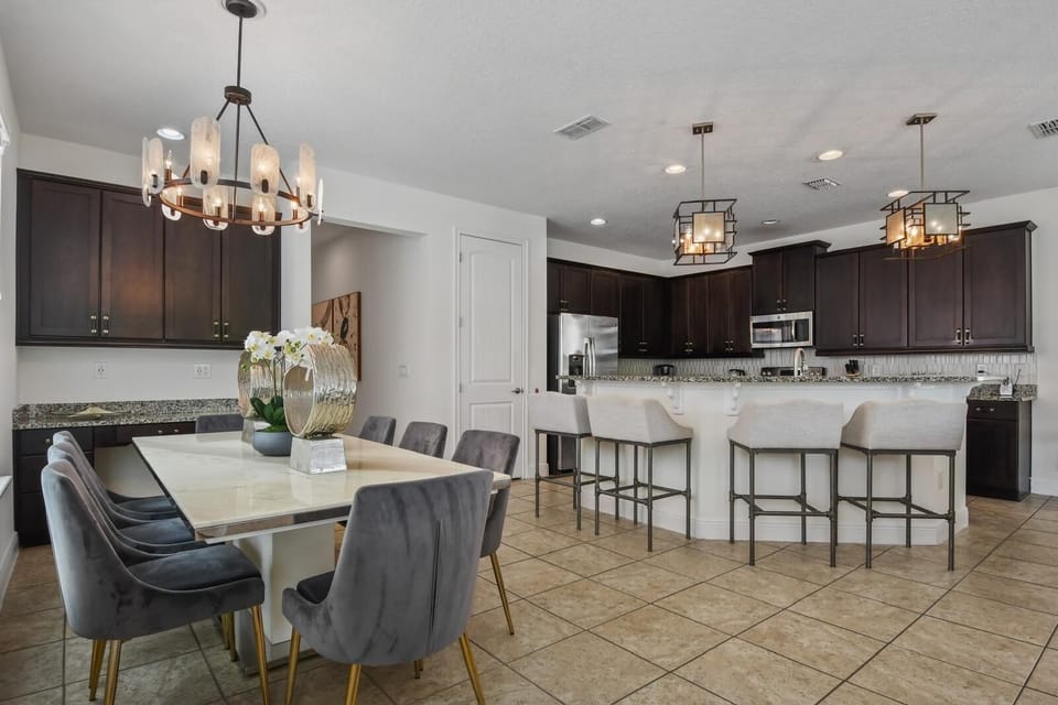 Villa, 6 Bedrooms | Dining