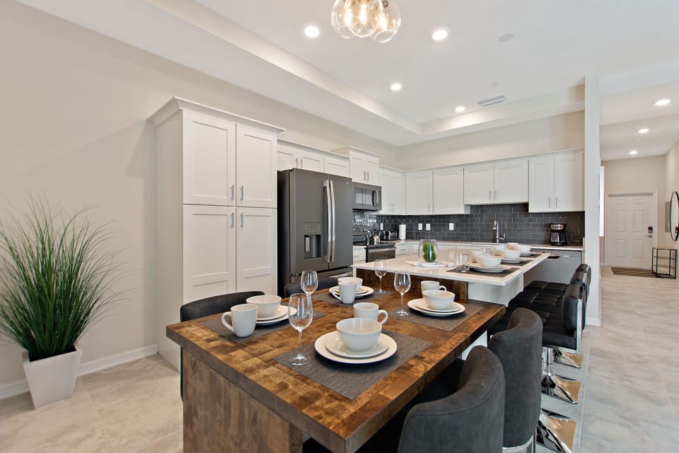Condo, 3 Bedrooms | Dining