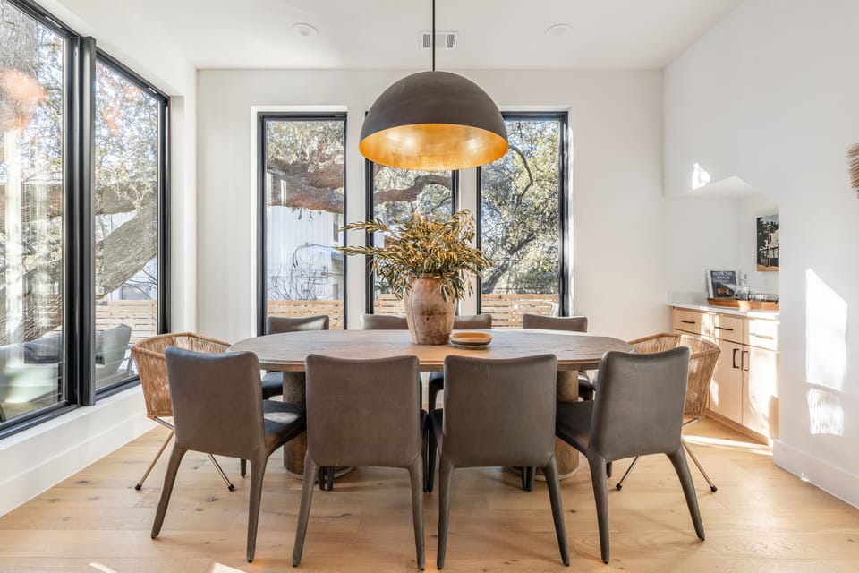 Dining room.