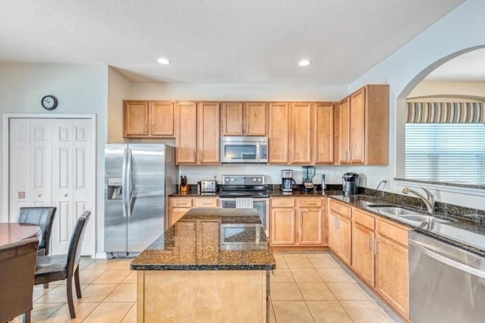Villa, 6 Bedrooms | Private kitchen | Coffee/tea maker, fridge, oven, toaster