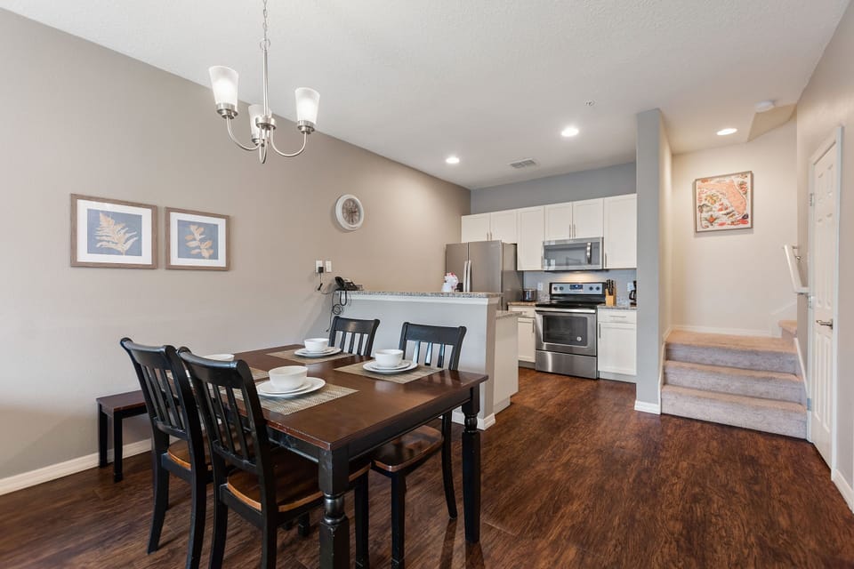 Condo, 3 Bedrooms | Dining