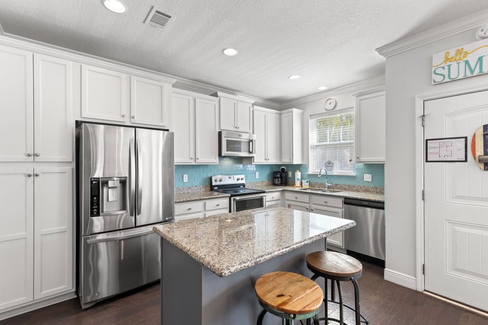House, Multiple Beds, Kitchen, Garden View | Private kitchen | Coffee/tea maker, fridge, microwave, oven