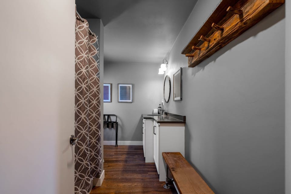 Large, full bathroom