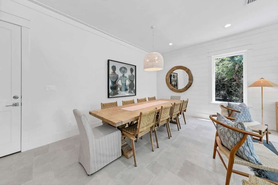 Enjoy Dining Together at the Spacious Buffet Table with Seating For 10