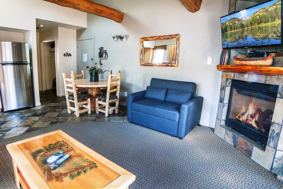 Condo, 1 Bedroom | Living area