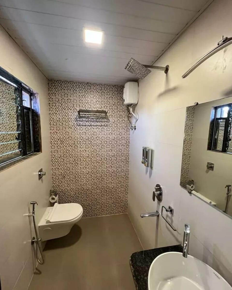 Deluxe Double Room | Bathroom