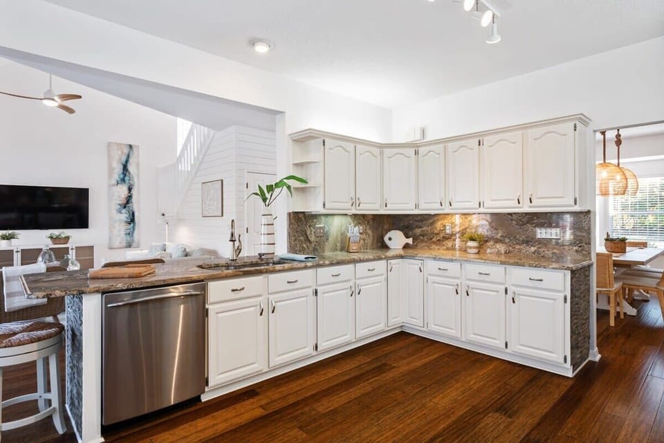 Beautiful kitchen with expansive granite counters