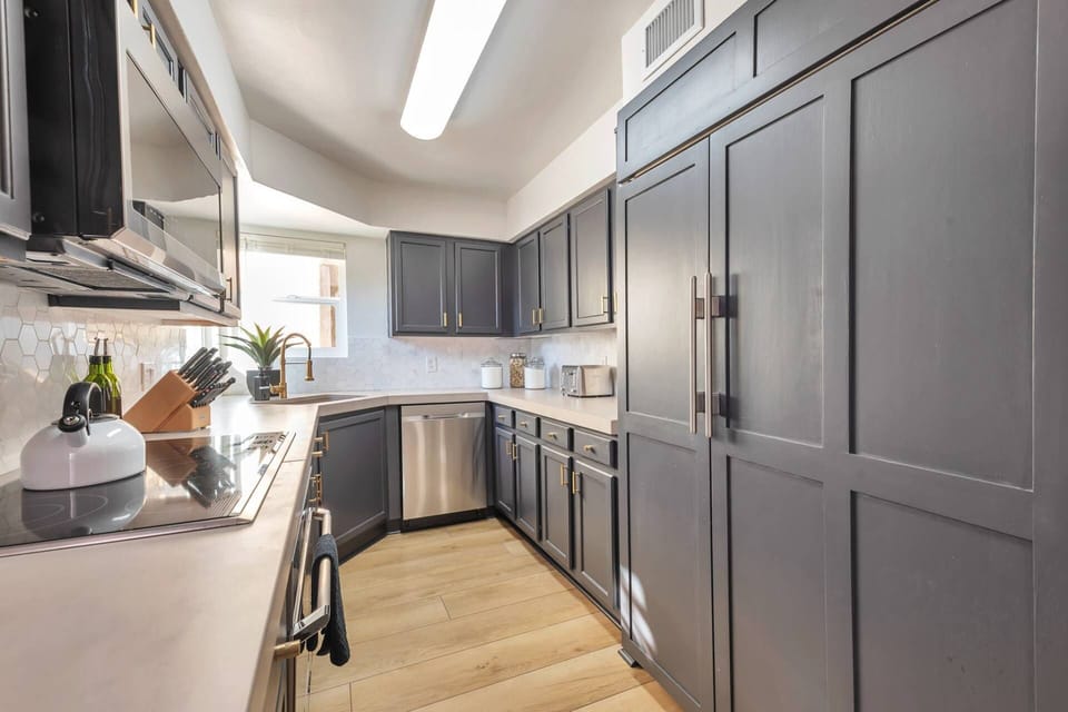 Kitchen with everything you need to prepare your meals