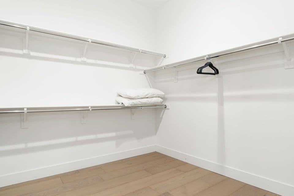Master room closet