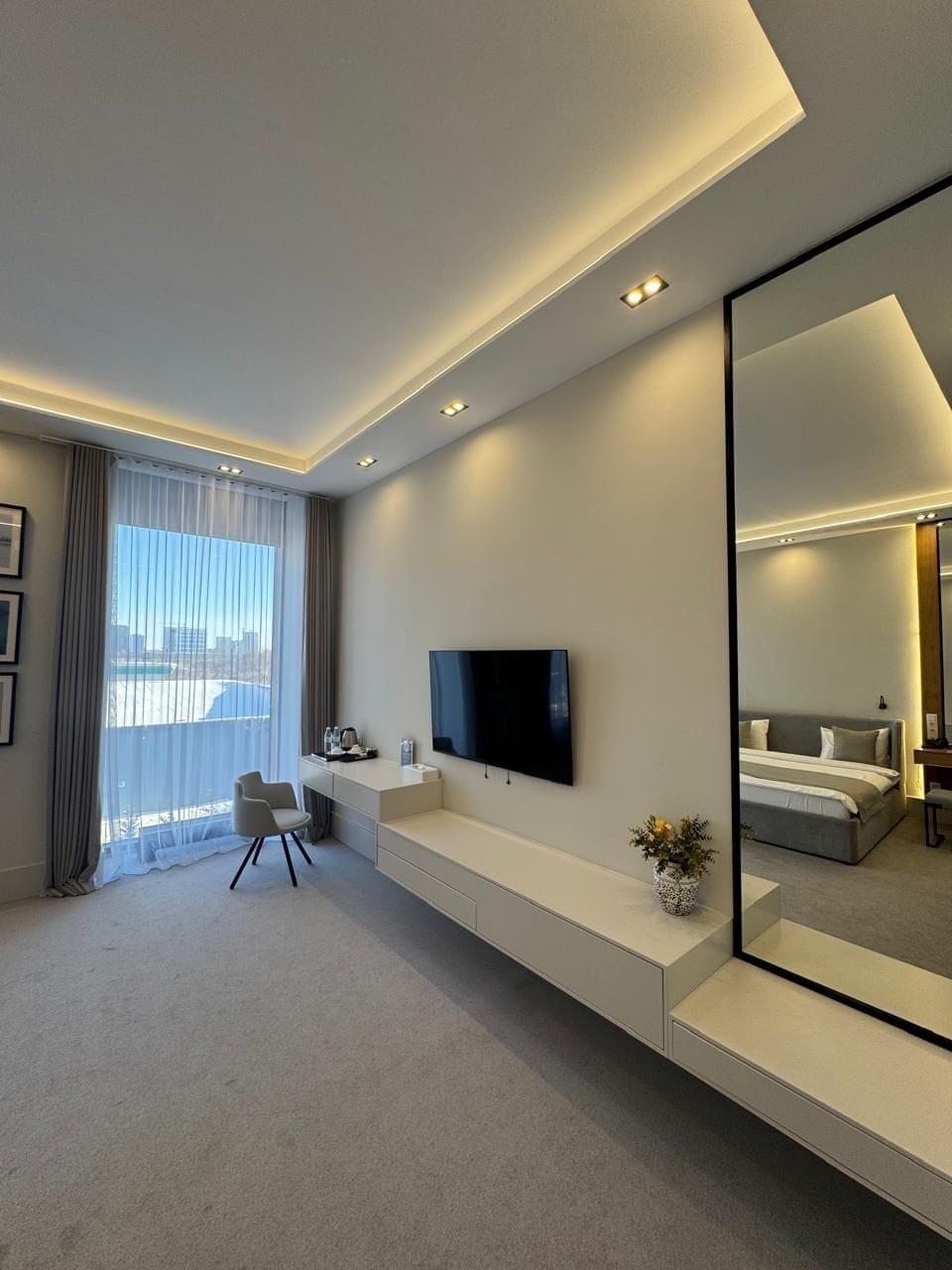 Deluxe Room | Desk, laptop workspace, WiFi (free), bed sheets