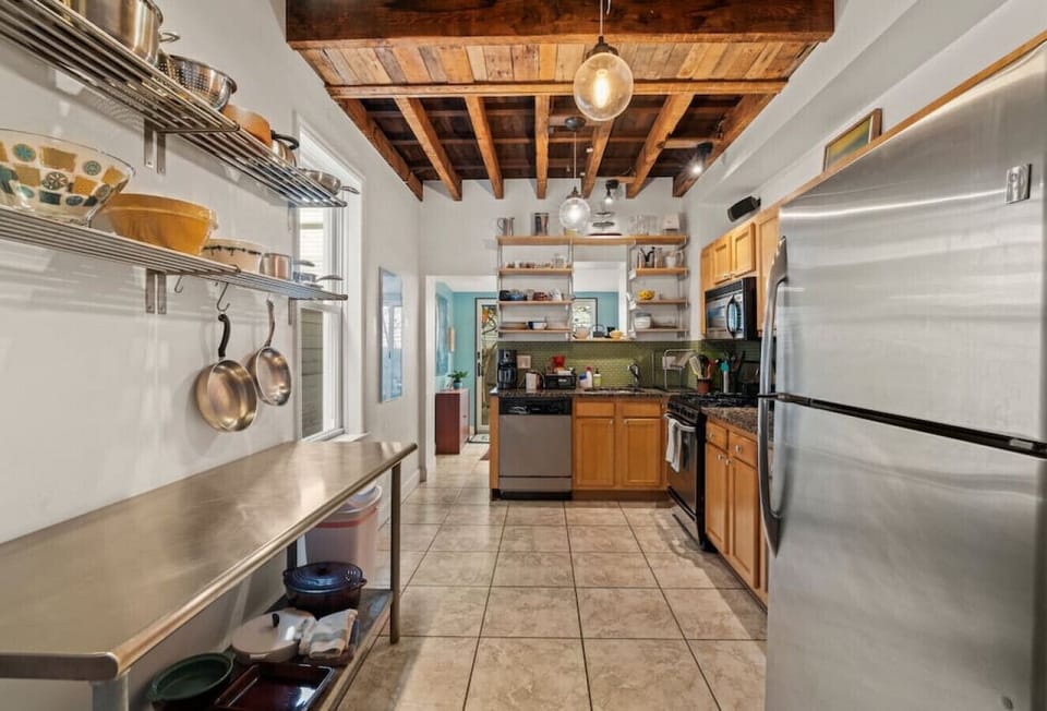 Large kitchen, perfect the Chef or Baker in your family!