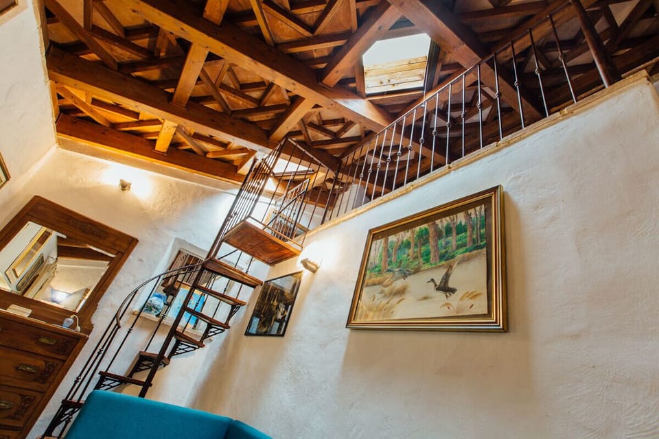 soffitto con intarsi in legno