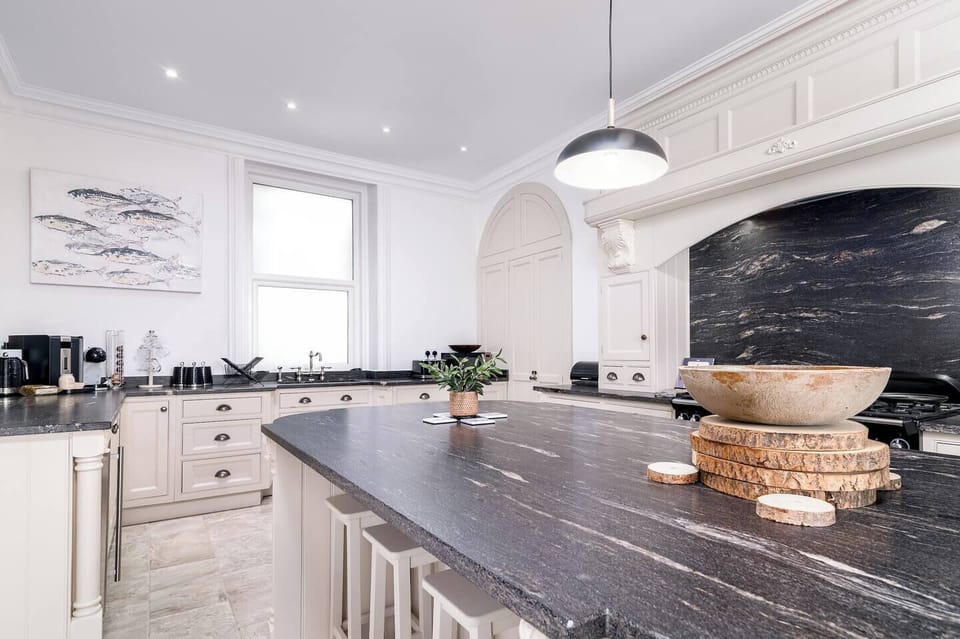 Stunning large kitchen.